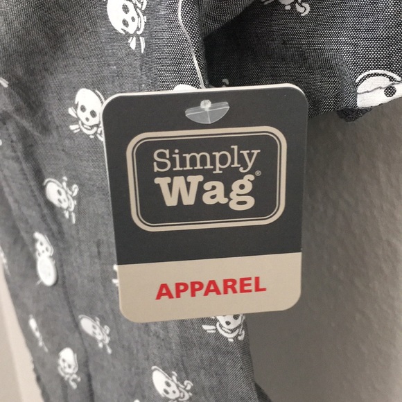 Skull and Crossbones Gray Button up Dog Shirt - Picture 4 of 7